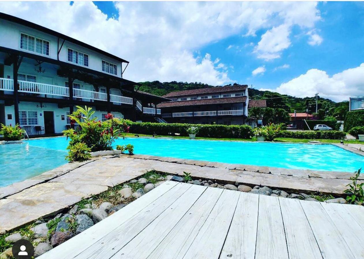 Hotel Luisiana サンホセ エクステリア 写真